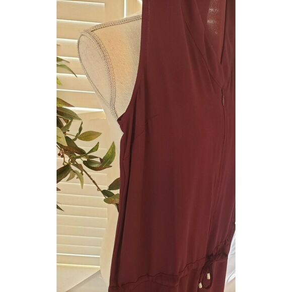 BISCOTE BURGANDY TIE FRONT JUMPER SIZE MED - Picture 4 of 7